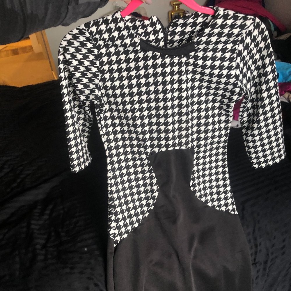 Black/Houndstooth 3/4 sleeve sheath dress